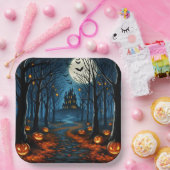 Le chemin de la forêt hantée- Halloween ペーパープレート (パーティー)