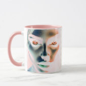 Le regard spectral qui traverse le temps. マグカップ (左)