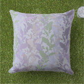 Leafy Creeping Vine Drawing Pattern With Pastels アウトドアクッション (芝生)