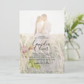 LeahGピンクカラリリーPHOTOオーバーレイ結婚式の招待 招待状 (スタンド正面)