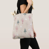 Leaping Deer & Snowy Trees Christmas Tote Bag トートバッグ (クローズアップ)
