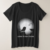 Learn to Fight Alone – Lion Under Moonlight プラスサイズTシャツ (デザイン正面)