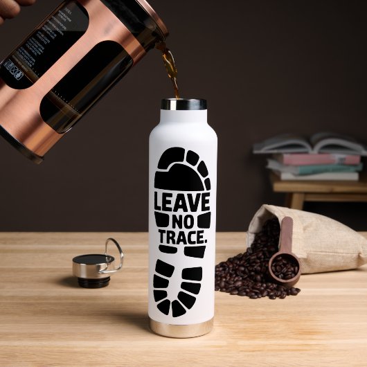 Leave No Trace Hiking Bootprint Design ウォーターボトル (コーヒー (回転後))