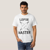 Lefse Master Crossed Rolling Pin Funny Norwegian F Tシャツ (正面フル)