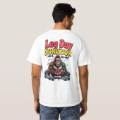Leg Day Survivor Exhausted Gorilla Gym Tシャツ (裏面フル)