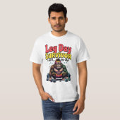 Leg Day Survivor Exhausted Gorilla Gym Tシャツ (正面フル)
