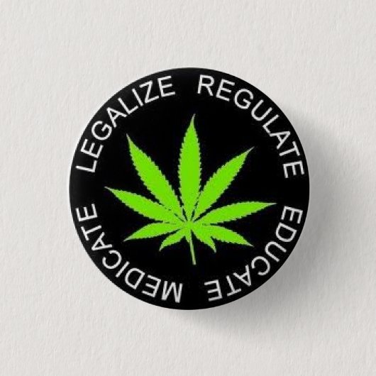 Legalize It 缶バッジ (正面)
