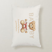 Legendary Red Belt Judo Bear – Baby Shower アクセントクッション (正面(垂直))