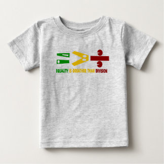 l'égualité est plus grande que la division ベビーTシャツ