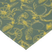 Lemon Print Yellow on Dark Green  テーブルクロス (アングル)