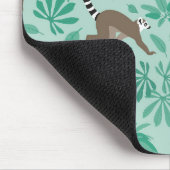 Lemur love mint leaves マウスパッド (コーナー)