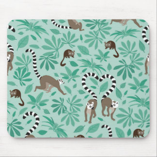 Lemur love mint leaves マウスパッド