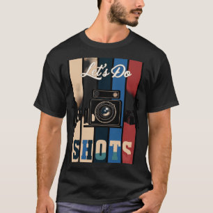 Lens on Life:イベントデイフォトグラファーTシャツ Tシャツ