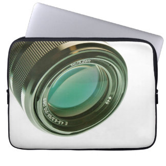 Lens van een fotocamera, een scherpe blik. ラップトップスリーブ