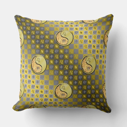 Leo & Metal Rabbit Throw Pillow クッション (正面)