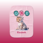 Leopard 1st Birthday one with name pink バープクロス<br><div class="desc">この可愛いヒョウベビー用バーブクロスに名前を付ける。あなたのベビーの1番目の誕生日/ギフトアイディアのためにベビーを回す。色：ピンクと緑</div>