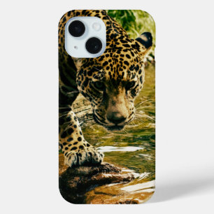 Leopard Crossing a Stream iPhone 15ケース