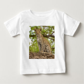Leopard Cub on a Limb、ベビーTシャツ ベビーTシャツ