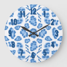 Leopard Ikat in Blue Porcelain ラージ壁時計