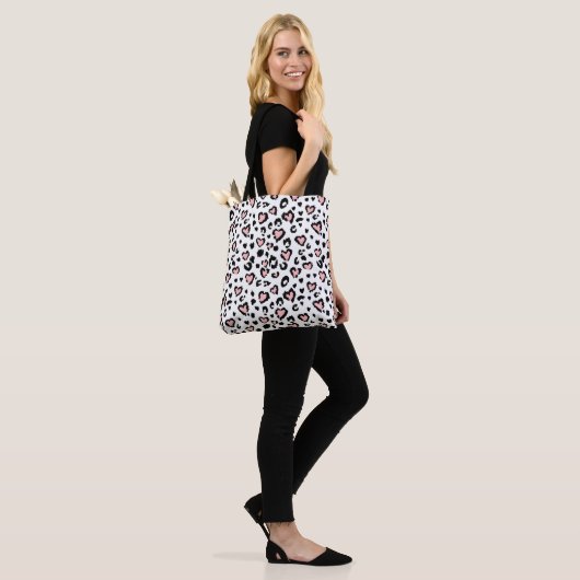 Leopard or jaguar seamless pattern, textured fashi トートバッグ (モデル)