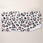 Leopard or jaguar seamless pattern, textured fashi バスタオル (バスタオル)