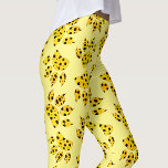 Leopard Paw印刷パターン レギンス<br><div class="desc">かわいい漫画スタイルヒョウの前足のパターン。カスタム黒と黄色のポーバージョン。野生の猫好きのためのギフトアイディア。</div>