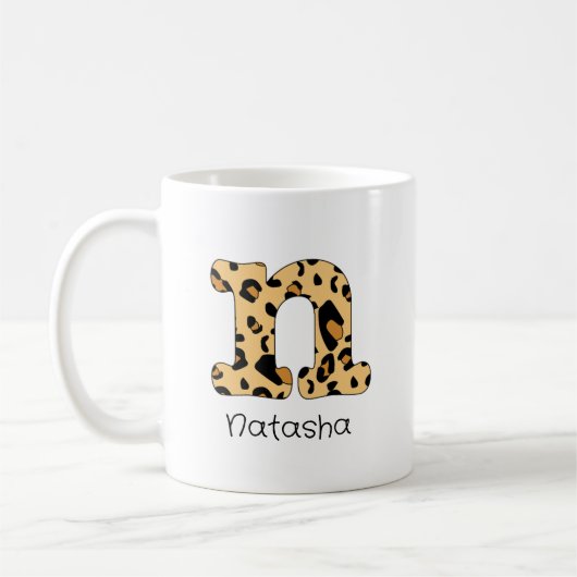 Leopard Printイニシャルの小文字と名前 コーヒーマグカップ (左)