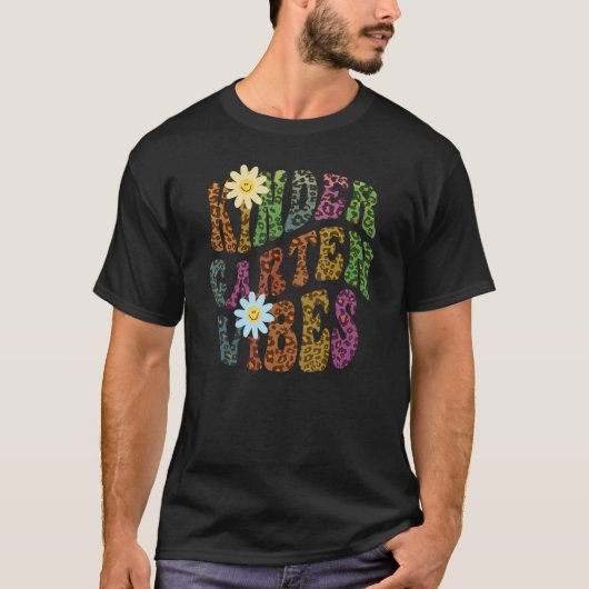 Leopard Print幼稚園ビベス先生平和Lov Tシャツ (正面)
