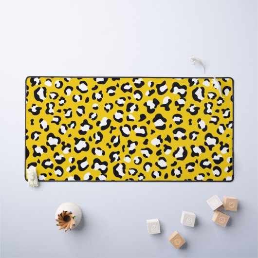 Leopard Print、Leopard Spots、Yellow Leopard デスクマット (キッズテーブル)