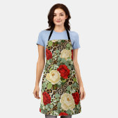 Leopard & Red Rose Pattern - Chic Floral Animal エプロン (着用した状態)