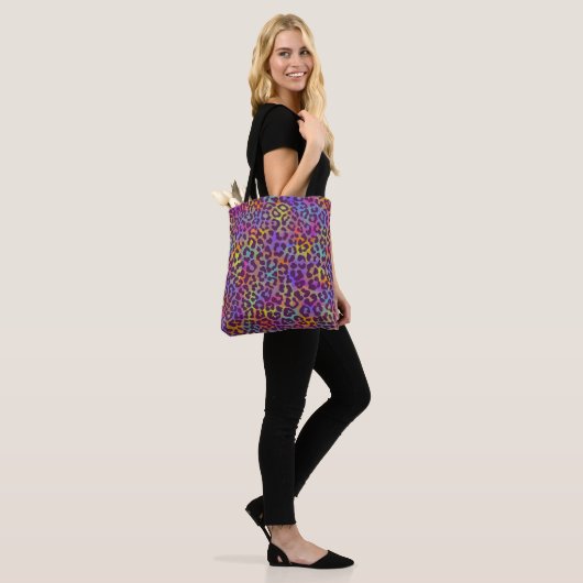 Leopard skin pattern. Repeating seamless animal ba トートバッグ (モデル)