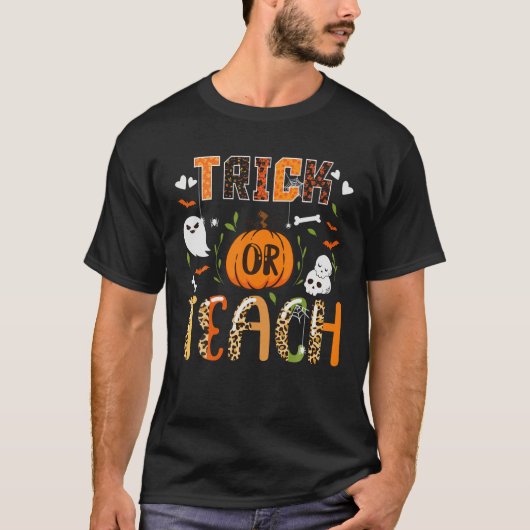 Leopard Trick Or Teach Cute Halloween Teacher Boo Tシャツ (正面)