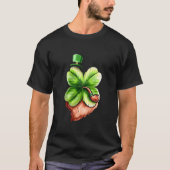 Leprechaun Shamrock With Pipe Hat And Beard St Pat Tシャツ (正面)