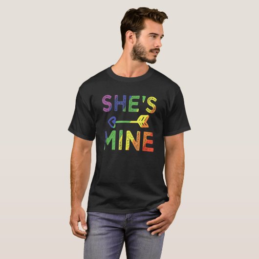 Lesbian Couple She s Mine I m Hers Matching LGBT P Tシャツ (正面フル)
