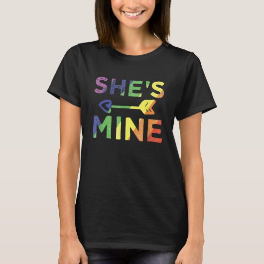 Lesbian Couple Sheu2019s Mine Lgbt Couple Matching Tシャツ (正面)
