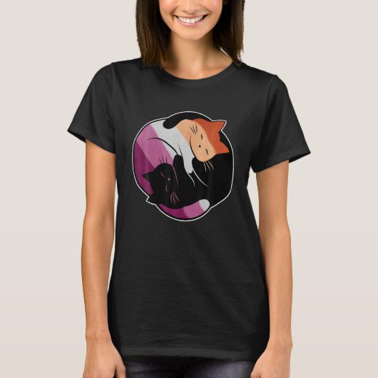 Lesbian Flag Yin Yang Cat LGB Gay Pride Subtle Dis Tシャツ (正面)