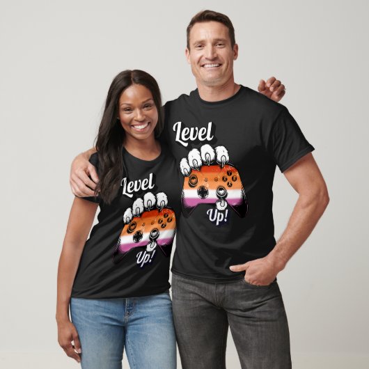 Lesbian Pride Level Up Tiger Paw Controller Shirt Tシャツ (ユニセックス)
