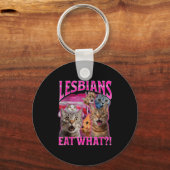 Lesbians Eat What_ Funny Cat Rude Gay Pride Lgbtq キーホルダー (正面)