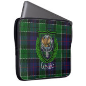 Leslie Scottish Clan Tartan and Crest  ラップトップスリーブ (正面右)