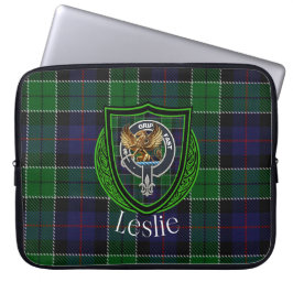 Leslie Scottish Clan Tartan and Crest ラップトップスリーブ