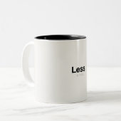 Less Is More | ミニマリスト タイポグラフィ マグ (正面左)
