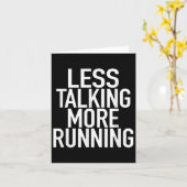 Less Talking More走の引用文 – ランナおもしろいーズ カード (黄色い花)