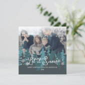 Let It Snow | 雪の結晶と松の木のクリスマス写真 シーズンカード (スタンド正面)