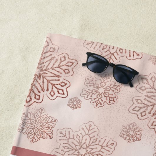 Let it Snow–Funny Christmas Beach Pink ビーチタオル (インサイチュ)