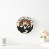 Let’s Get Lost Retro Mountain Adventure Outdoor ラウンド壁時計 (ホーム)