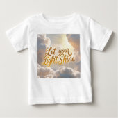 Let Your Light Shine – Soft Clouds & Sunbeams Baby ベビーTシャツ (正面)