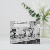 Let's Do Science -ヴィンテージ写真 ポストカード (スタンド正面)