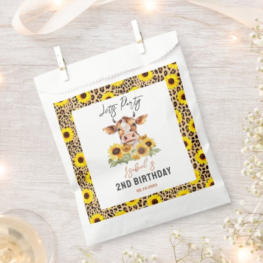 Let's Party Till the Cows Come Home 2nd Birthday フェイバーバッグ (クリップ留めされた状態)