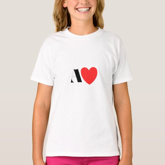 Letter A Heart - Valentine Initial Love Design Tシャツ (正面)