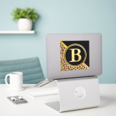 Letter B Monogram Leopard Print Gold and Black シール (デスク上のノートパソコン)